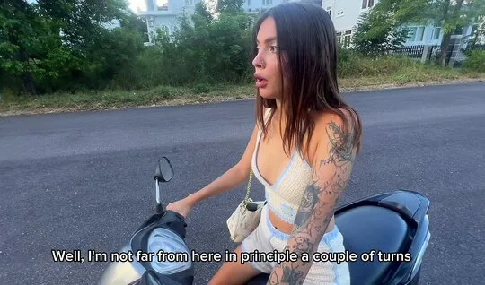 Genç Rus komşu ev yapımı porno için amını çeşitli pozlarda sergiliyor – Porno izle